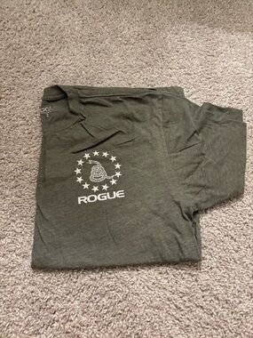 Rogue Men’s Large Olive Graphic Snake Logo Tee
